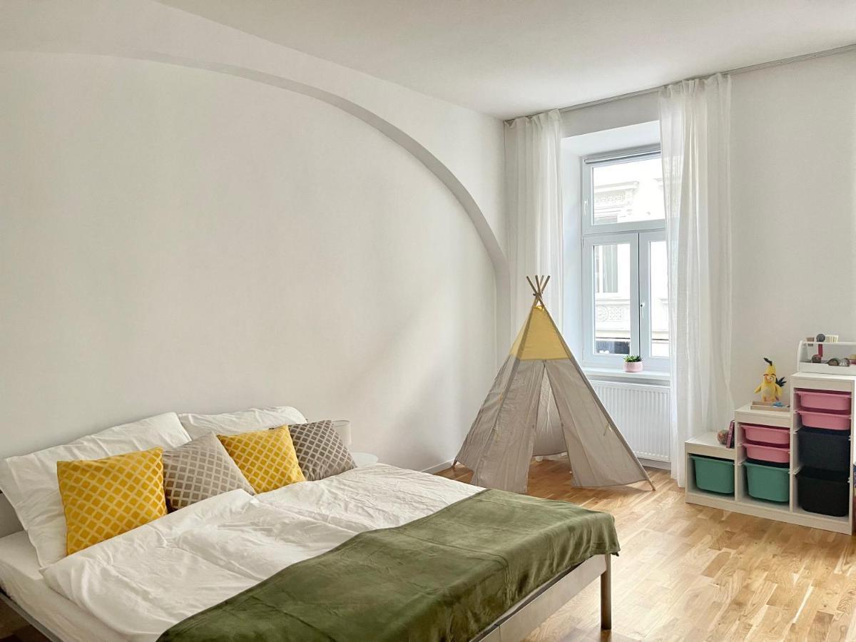 Big Apartment Вена Экстерьер фото