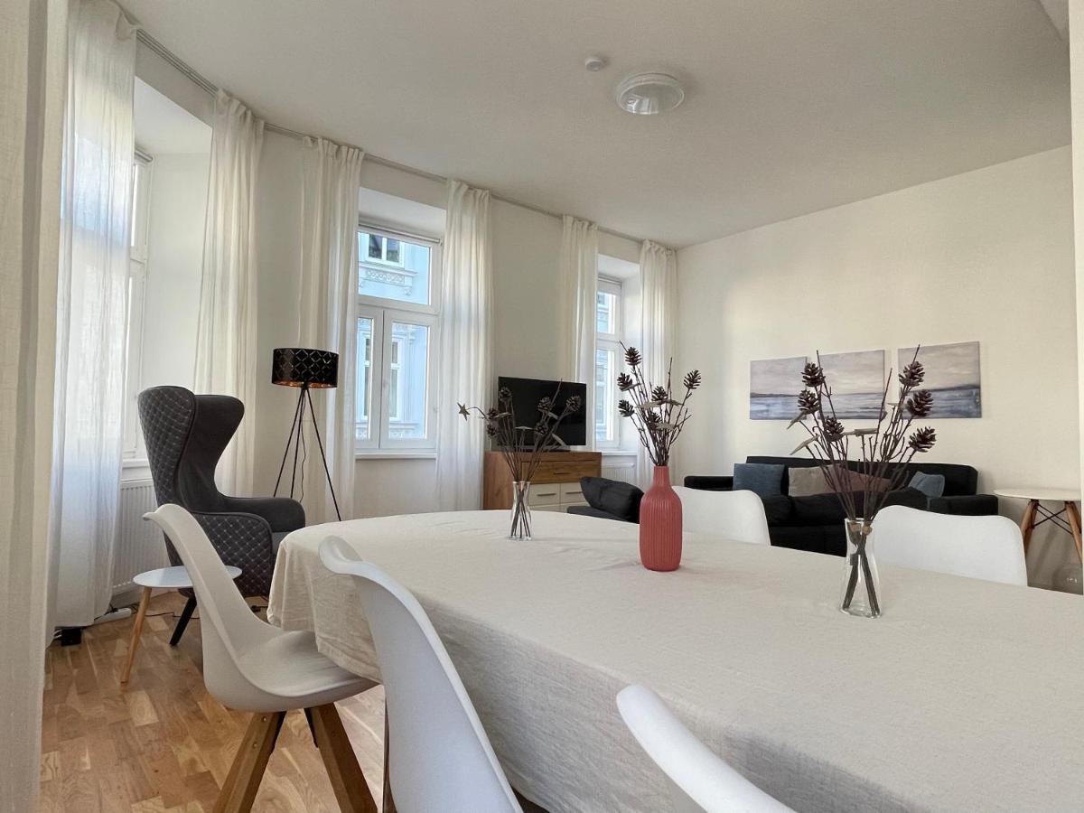Big Apartment Вена Экстерьер фото