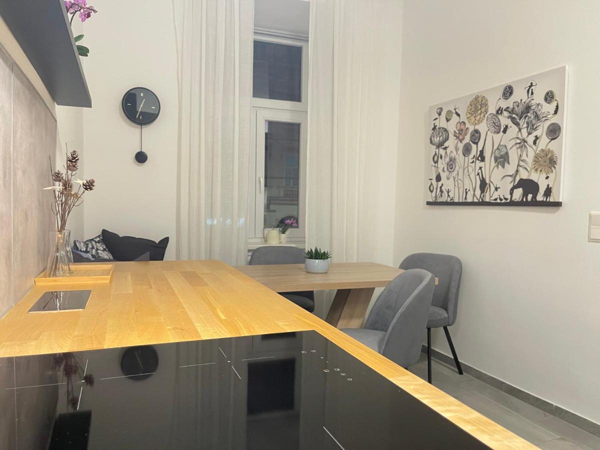 Big Apartment Вена Экстерьер фото